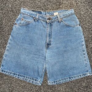 Vintage Levi’s 950 Relaxed Fit Denim Jean Shorts High Rise Medium Blue Size 11